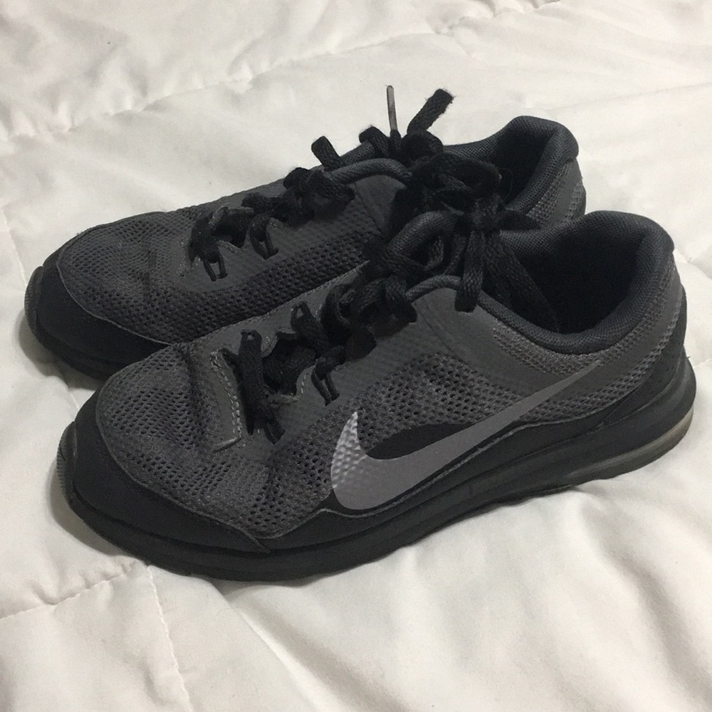 Nike Boys Gray Sneakers
